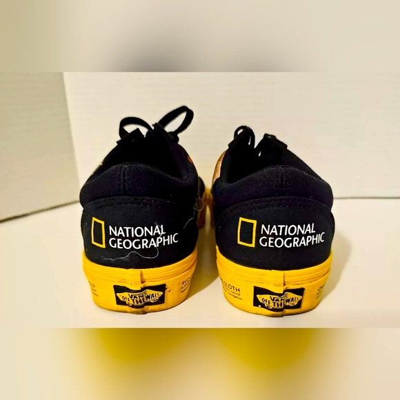 Vans x National Geographic Old Skool Size Mens 4.5 womens 6  Frog Wolf Snake - Picture 5 of 9